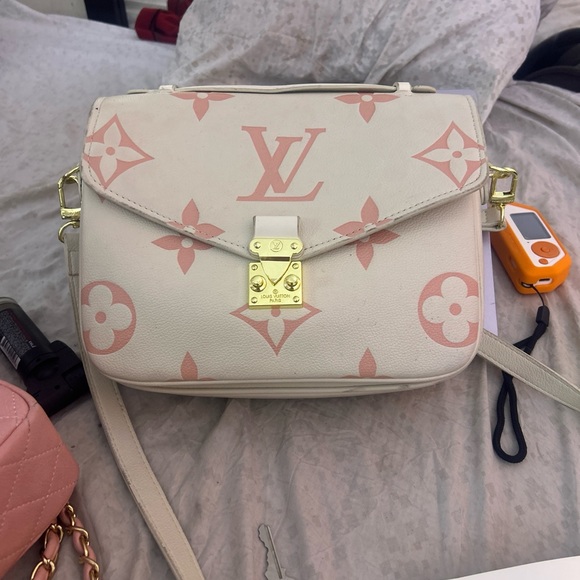 Louis Vuitton Bicolor Monogram Emplant Pochette Metis MM Shoulder Bag - Picture 1 of 1